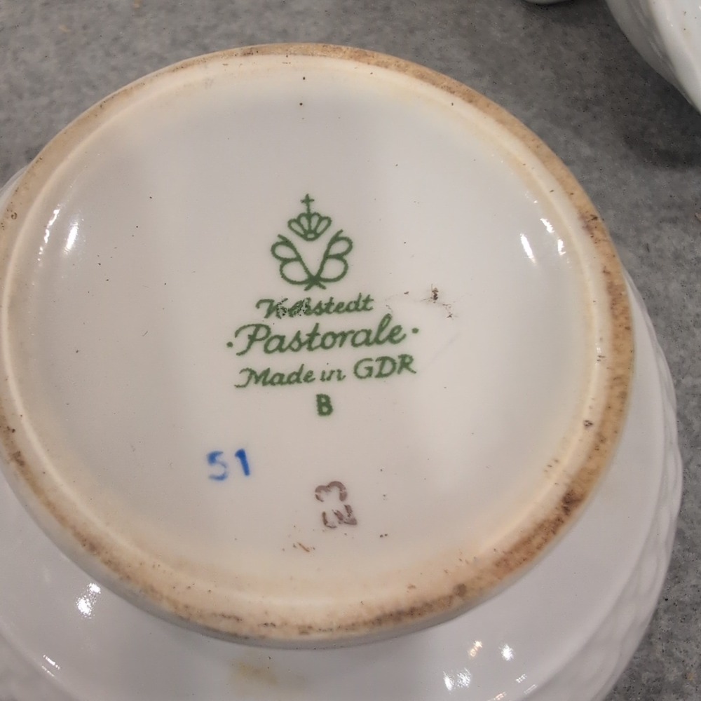 Kahla Kahlaerstedt Pastorale Floral Sugar Bowl with Lid Made in GDR NA308 - Picture 4 of 6